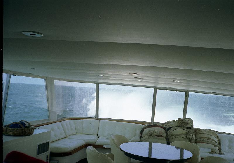 img048